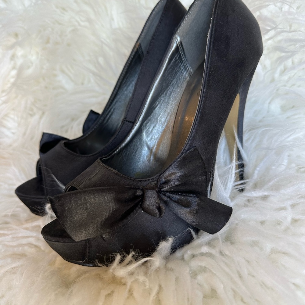 Mascotte Elegant Black Satin Heels With Bow Formal Worn Once